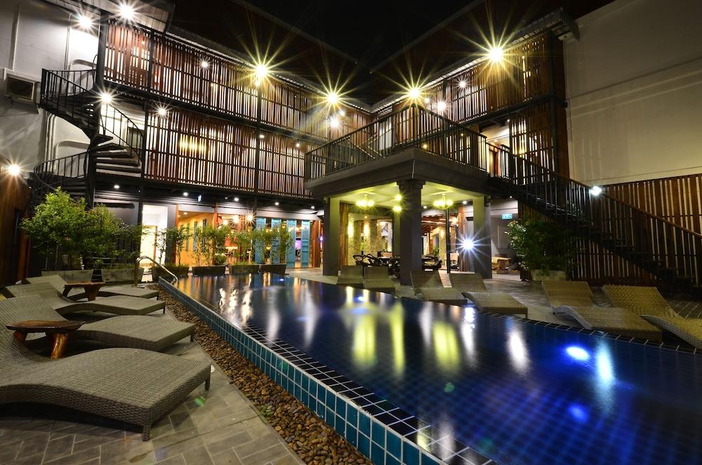 Lap Roi Karon Beachfront By Shanaya Εξωτερικό φωτογραφία