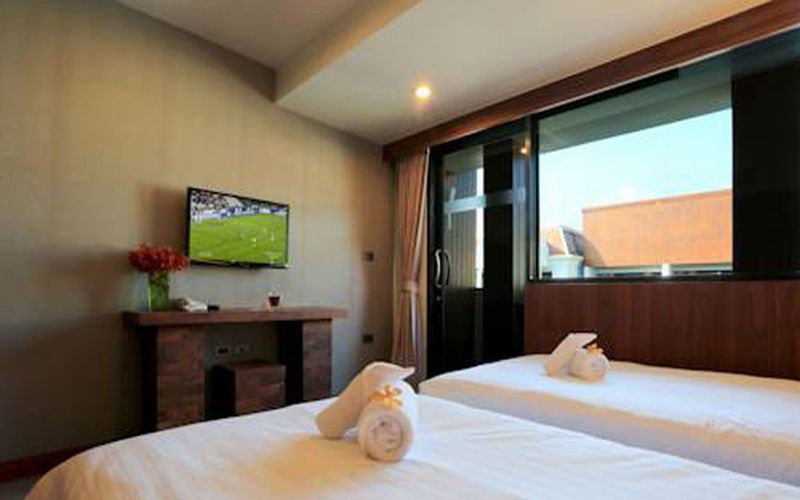 Lap Roi Karon Beachfront By Shanaya Εξωτερικό φωτογραφία
